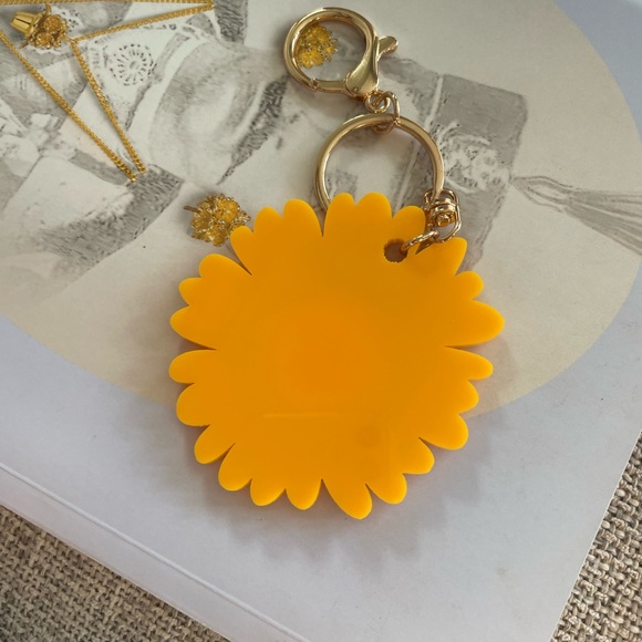 Key ring never used - Picture 2 of 2